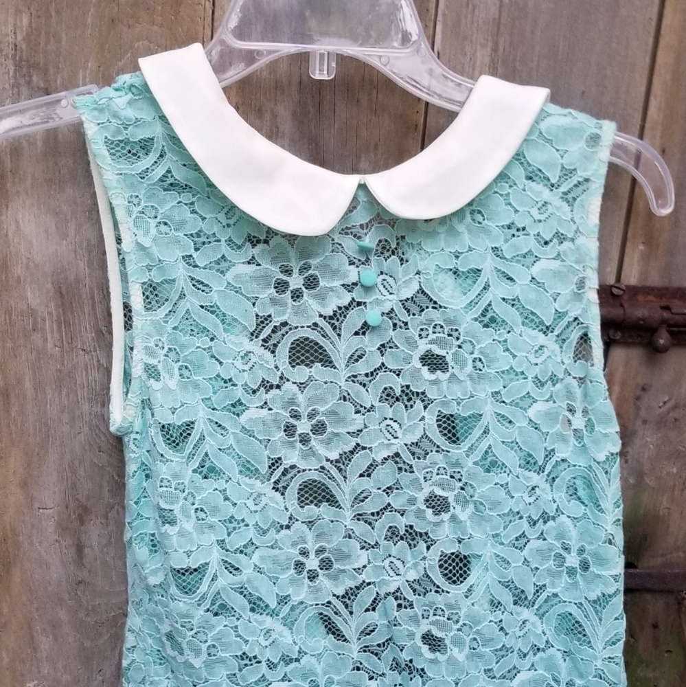 blouse - Picture 2 of 5